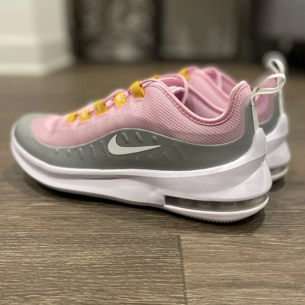 Nike Air Max Axis Pink Sz 7Y